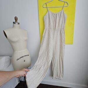 100% Linen Jumpsuit. Forever XXI